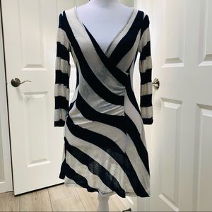 PINS & NEEDLES 3/4 SLEEVE V NECK WRAP TUNIC STRIPES SMALL